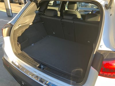 MERCEDES-BENZ EQA - 10