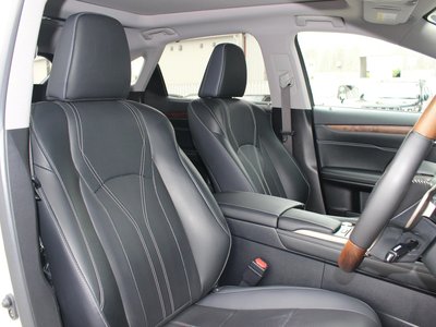 صورة 3 لـ 2021 Lexus RX