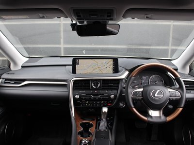 صورة مصغرة 19 لـ 2021 Lexus RX