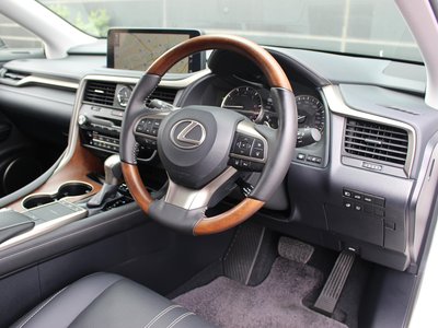 صورة مصغرة 11 لـ 2021 Lexus RX