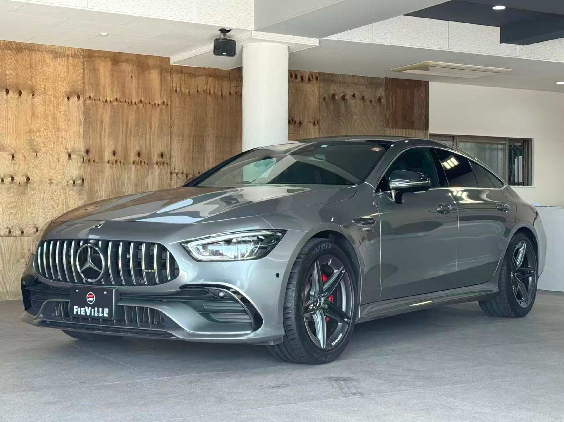 MERCEDES-BENZ GT AMG - View 1