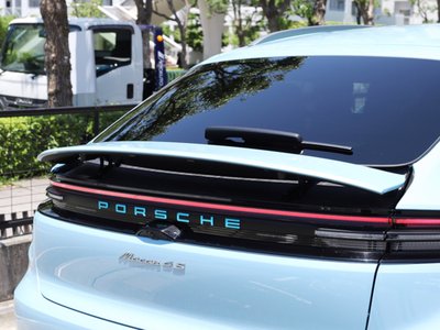 صورة 8 لـ 2025 Porsche MACAN