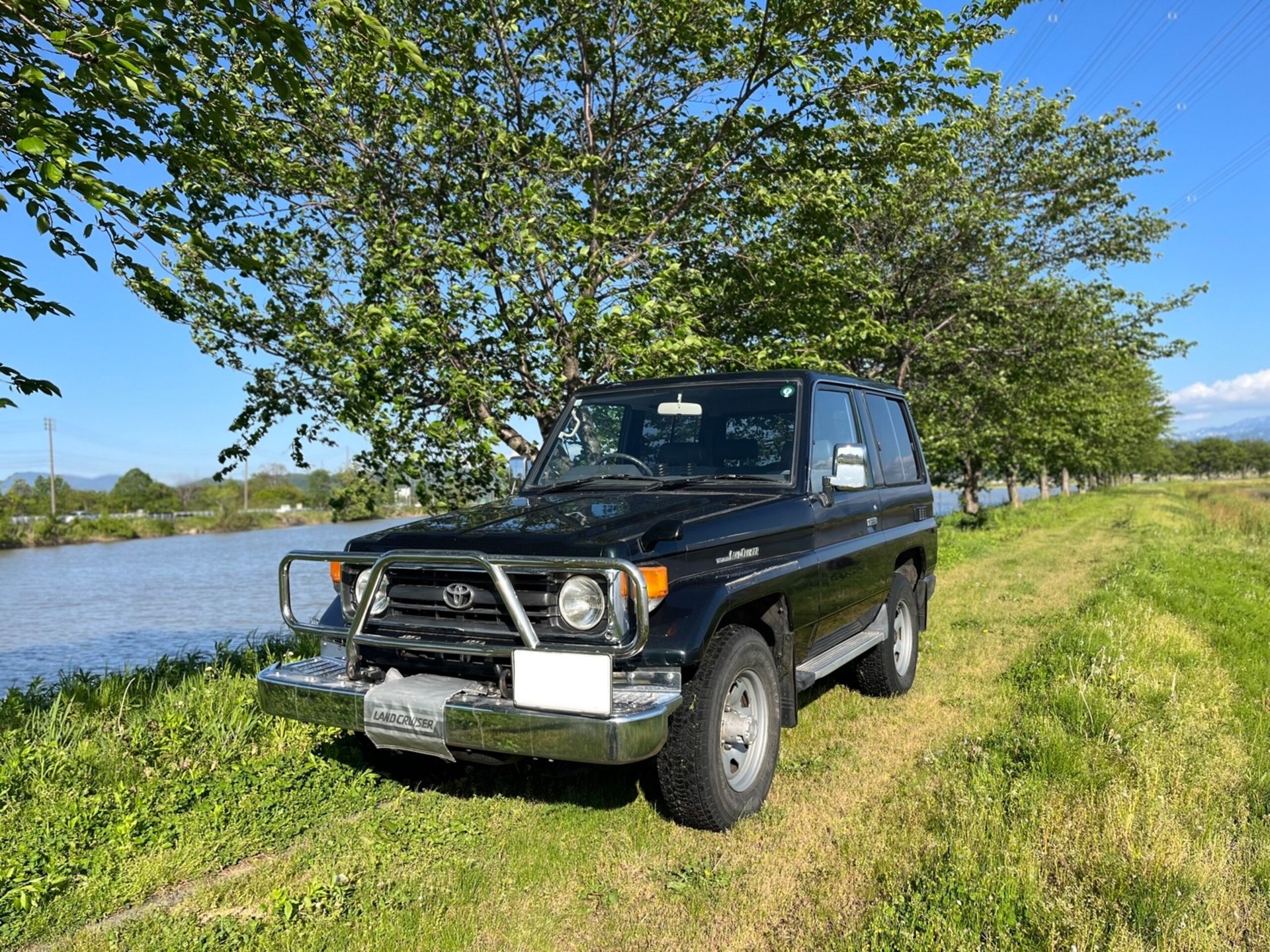TOYOTA LAND CRUISER 70 - View 1