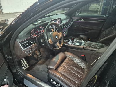 BMW 7 SERIES - 8