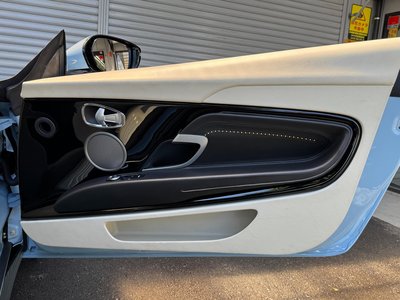 2017 Aston Martin DB11 照片 38