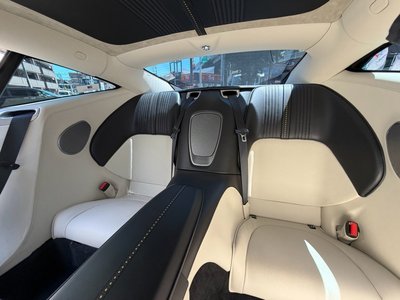 2017 Aston Martin DB11 照片 43