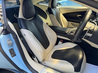 2017 Aston Martin DB11 照片 36