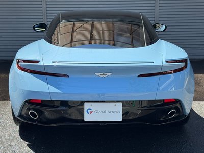 2017 Aston Martin DB11 — фото 8