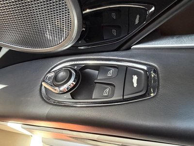 2017 Aston Martin DB11 照片 39