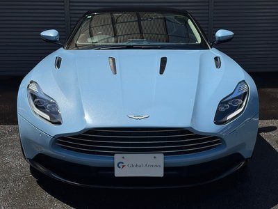 2017 Aston Martin DB11 — фото 4