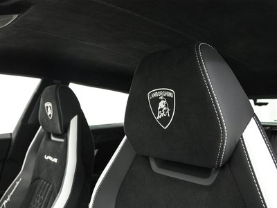 2023 Lamborghini URUS — миниатюра 15