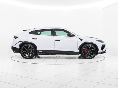 2023 Lamborghini URUS photo 4