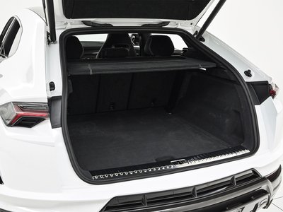 2023 Lamborghini URUS photo 9