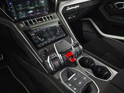 2023 Lamborghini URUS — миниатюра 23