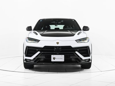 2023 Lamborghini URUS photo 2