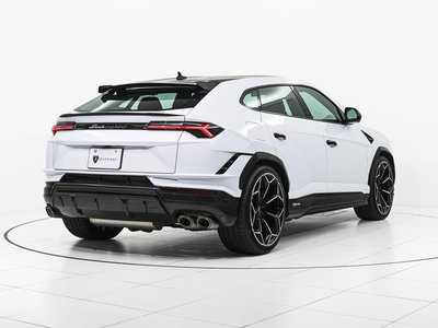 2023 Lamborghini URUS photo 8