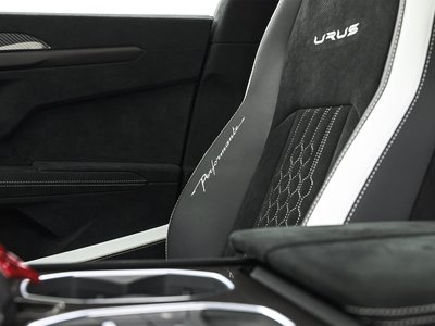 2023 Lamborghini URUS — миниатюра 14