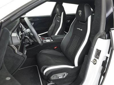 2023 Lamborghini URUS — миниатюра 13