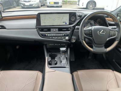 2023 Lexus ES photo 5