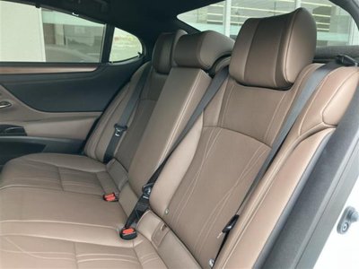 2023 Lexus ES photo 8
