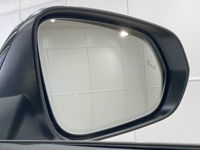 صورة 9 لـ 2023 Lexus RX