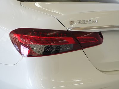 MERCEDES-BENZ E-CLASS - 9