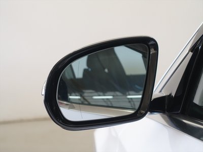 MERCEDES-BENZ E-CLASS - 6