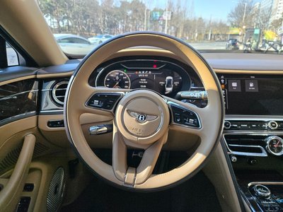 BENTLEY FLYING SPUR - 8