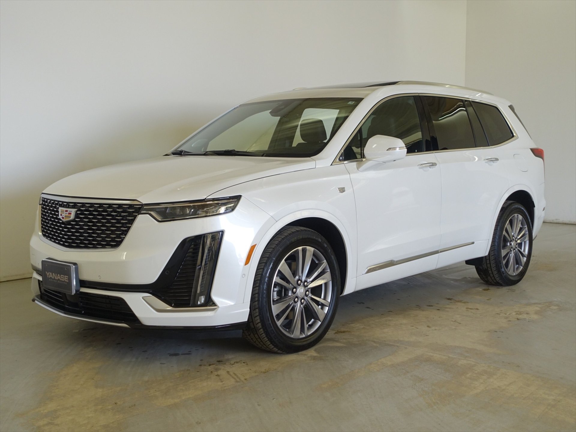 CADILLAC XT6 - View 1