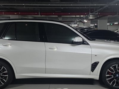 2025 BMW X5 photo 2