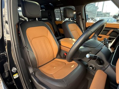 LAND ROVER DEFENDER - 6