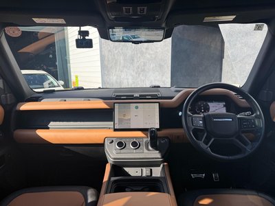 LAND ROVER DEFENDER - 5