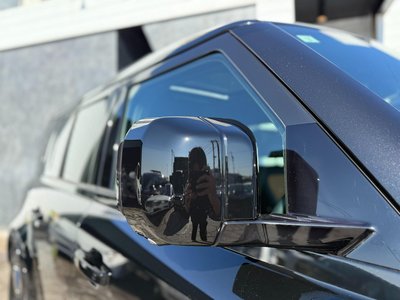 LAND ROVER DEFENDER - 10