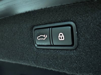 2018 Genesis G90 — миниатюра 20