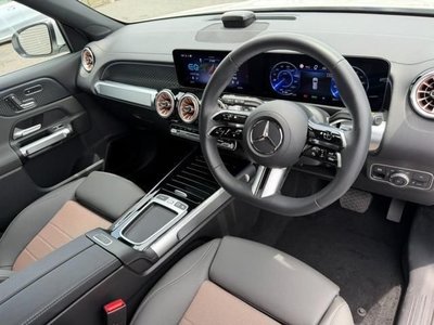 2025 Mercedes-BENZ EQB — фото 2