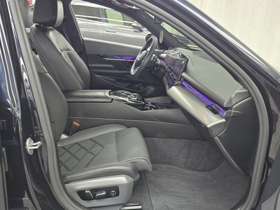 2025 BMW 5 SERIES thumbnail 16