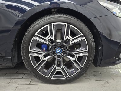 2025 BMW 5 SERIES photo 8