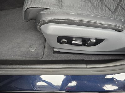 2025 BMW 5 SERIES thumbnail 32