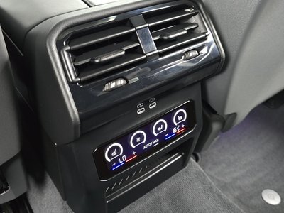 2025 BMW 5 SERIES thumbnail 24