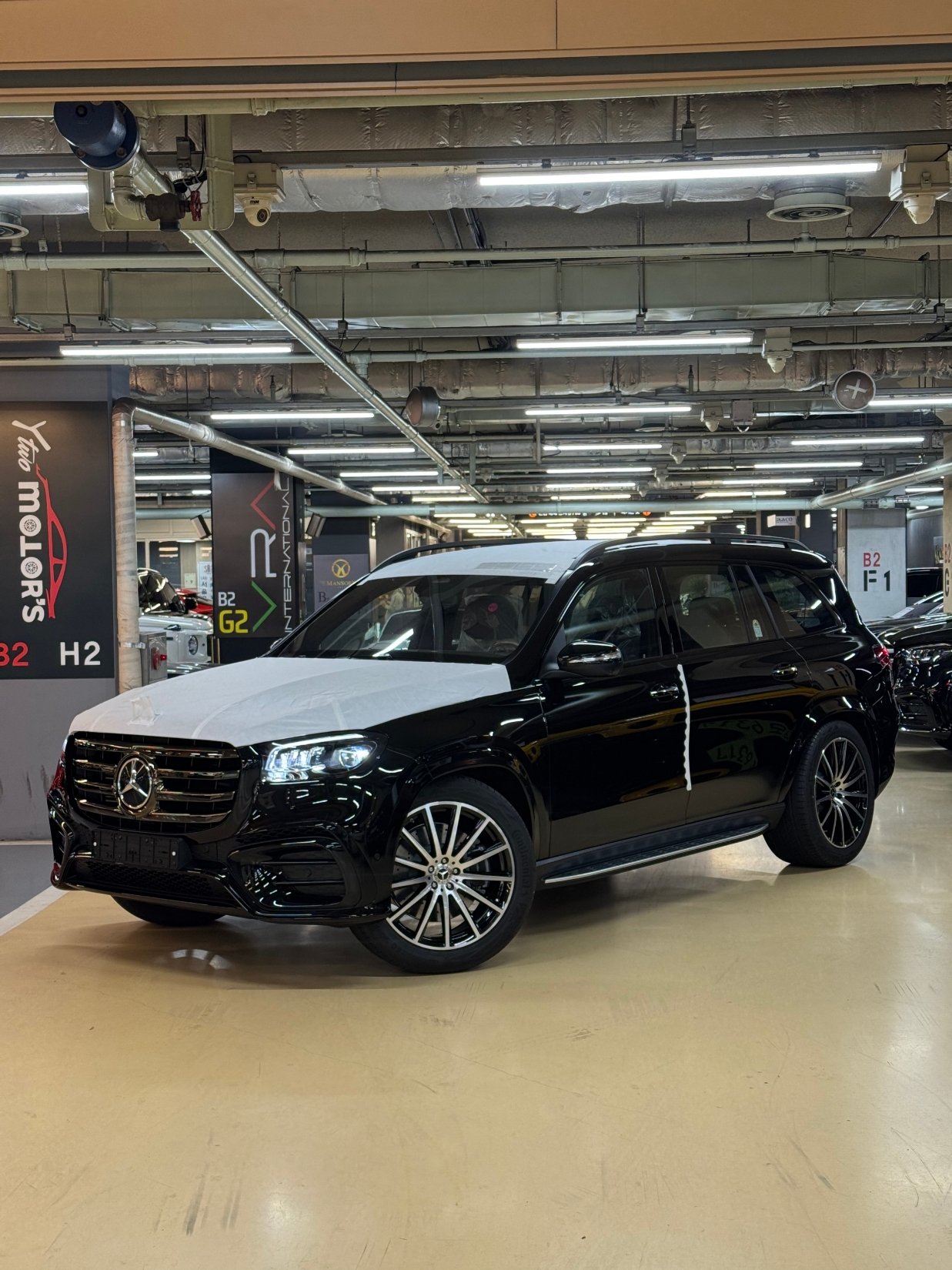 MERCEDES-BENZ GLS - View 1