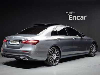 MERCEDES-BENZ E-CLASS - 3
