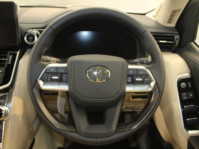 2025 Toyota LAND CRUISER 300 缩略图 38