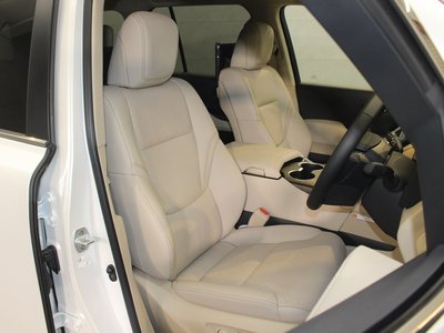2025 Toyota LAND CRUISER 300 缩略图 43