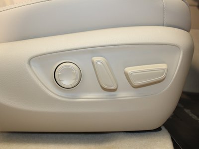 2025 Toyota LAND CRUISER 300 缩略图 44