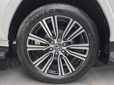 صورة 8 لـ 2025 Lexus LX