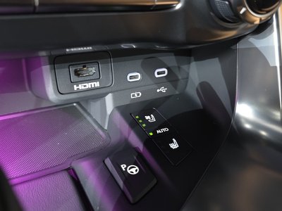 2025 Lexus LX — миниатюра 33