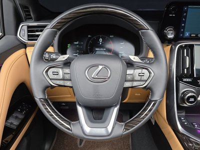 2025 Lexus LX — миниатюра 21