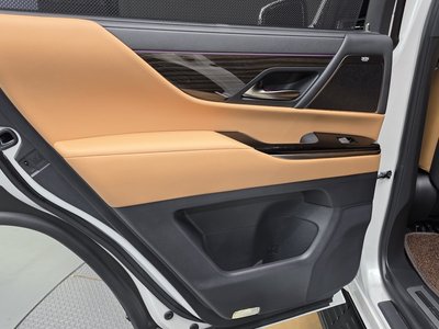 2025 Lexus LX — миниатюра 15