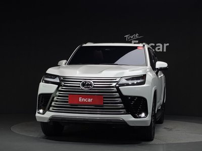 صورة 2 لـ 2025 Lexus LX