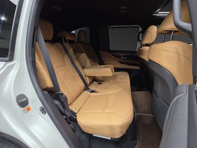 2025 Lexus LX — миниатюра 39